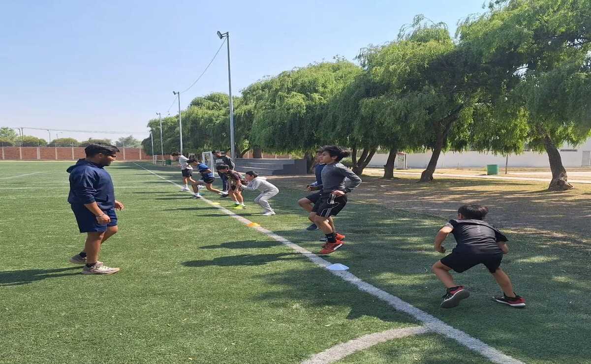 Con tres sesiones de entrenamiento diario, los squashistas mexiquenses buscan alcanzar su mejor nivel. Foto: Especial