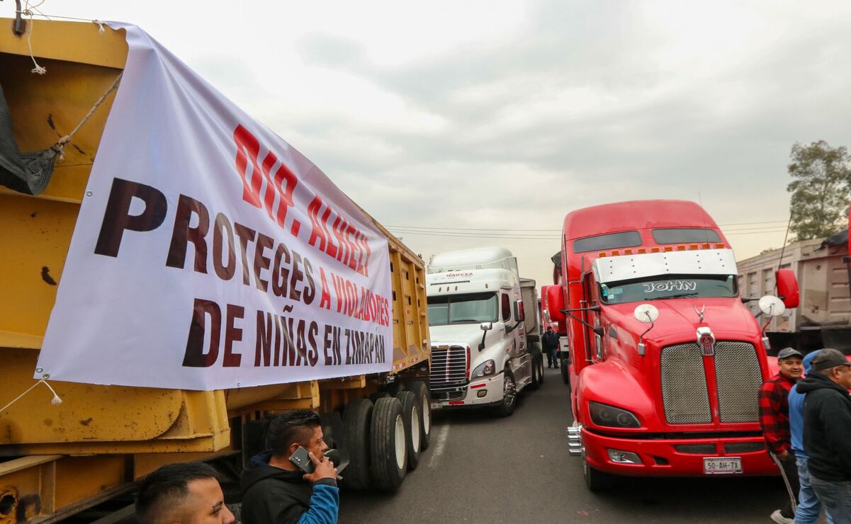 Los transportistas exigen el esclarecimiento de un caso de violación de dos menores en el estado de Hidalgo. Foto: Axel Sánchez