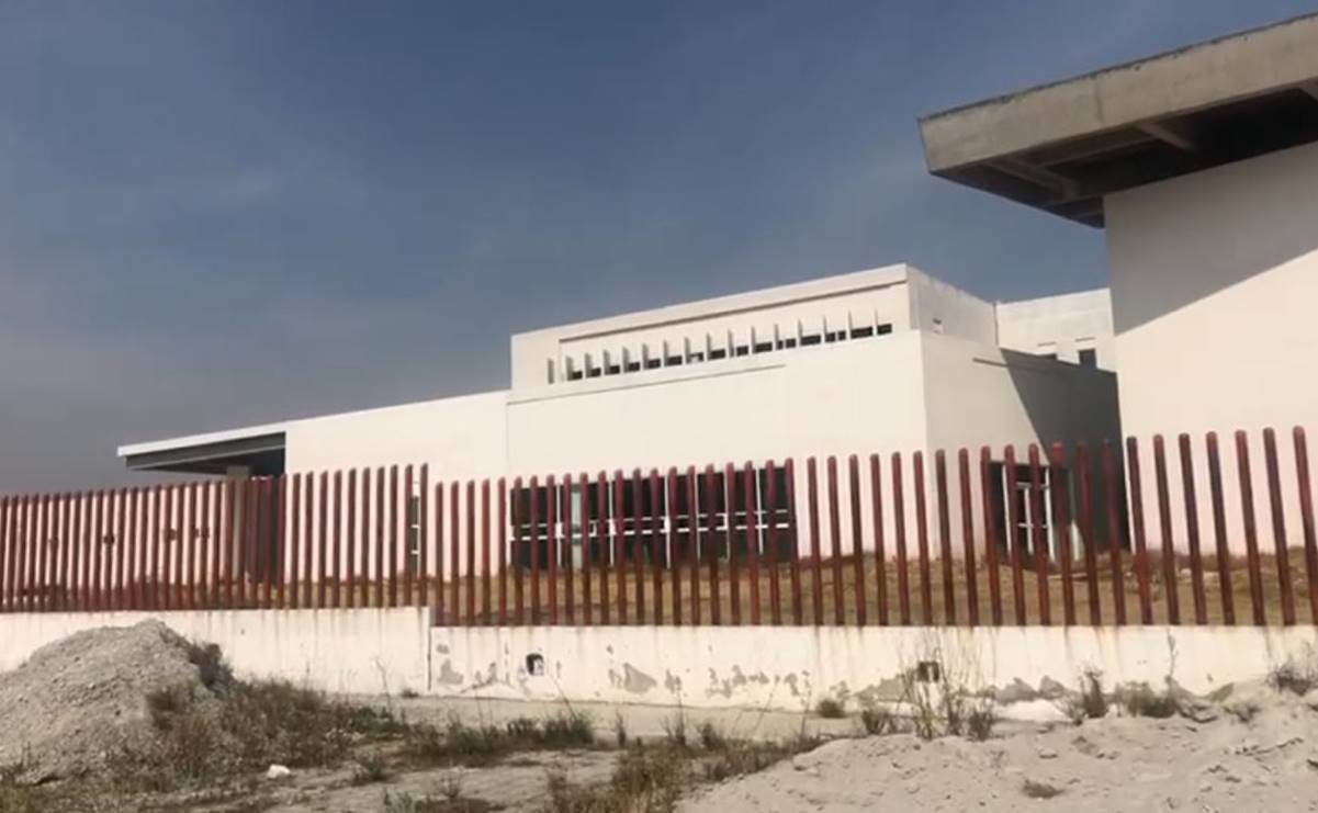 Uno de los hospitales abandonados es el Centro Oncológico ubicado en Ecatepec, cuya obra llevaba más de una década detenida.  Foto: Especial