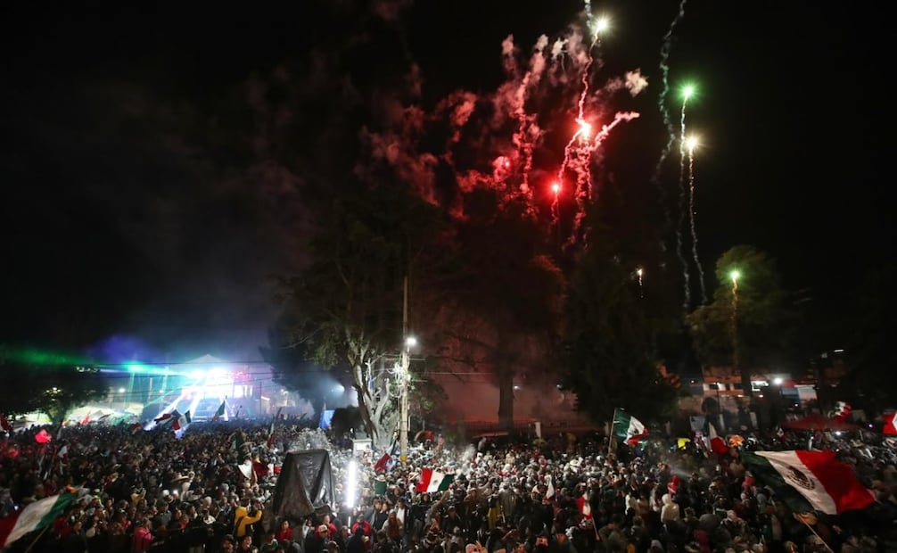 Alrededor de 12 mil personas se reunieron en la Plaza Cívica Benito Juárez para celebrar las fiestas patrias. Foto especial