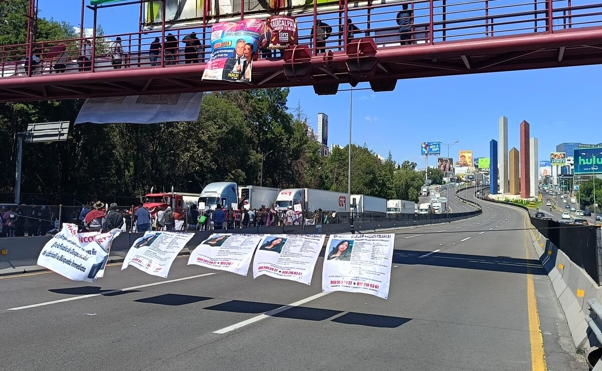 Bloquean carriles centrales de Periférico Norte en Naucalpan / Foto Gisela González