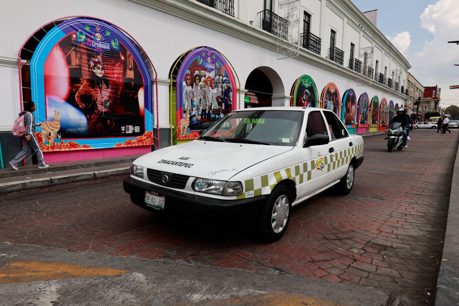 En el Estado de México el número de taxis alcanzó las 12 mil unidades. Foto Alejandro Vargas