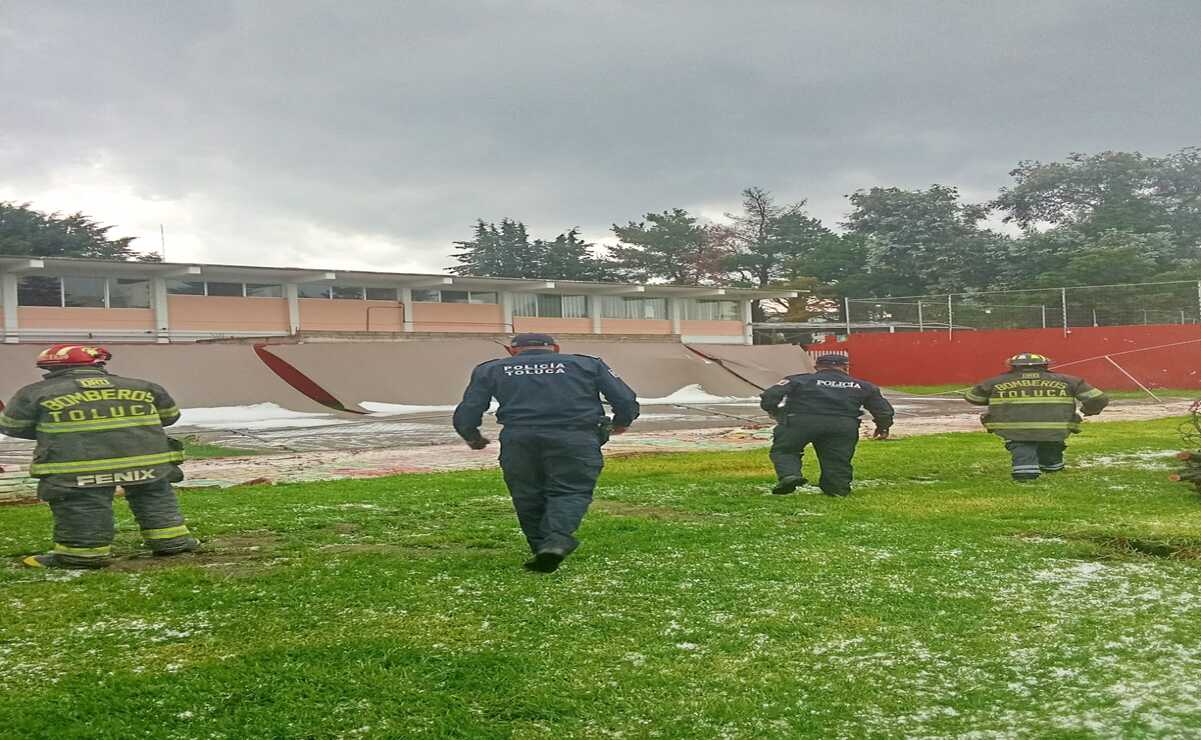 Como parte de las medidas preventivas, se colocaron costales en las inmediaciones de un cuerpo de agua en la calle Miguel Hidalgo esquina Tejalpa / Foto: Especial