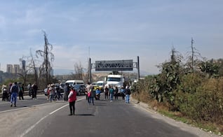 Protestan en la carretera Naucalpan-Toluca por contaminación de agua 