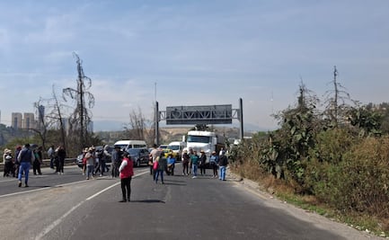 Protestan en la carretera Naucalpan-Toluca por contaminación de agua 
