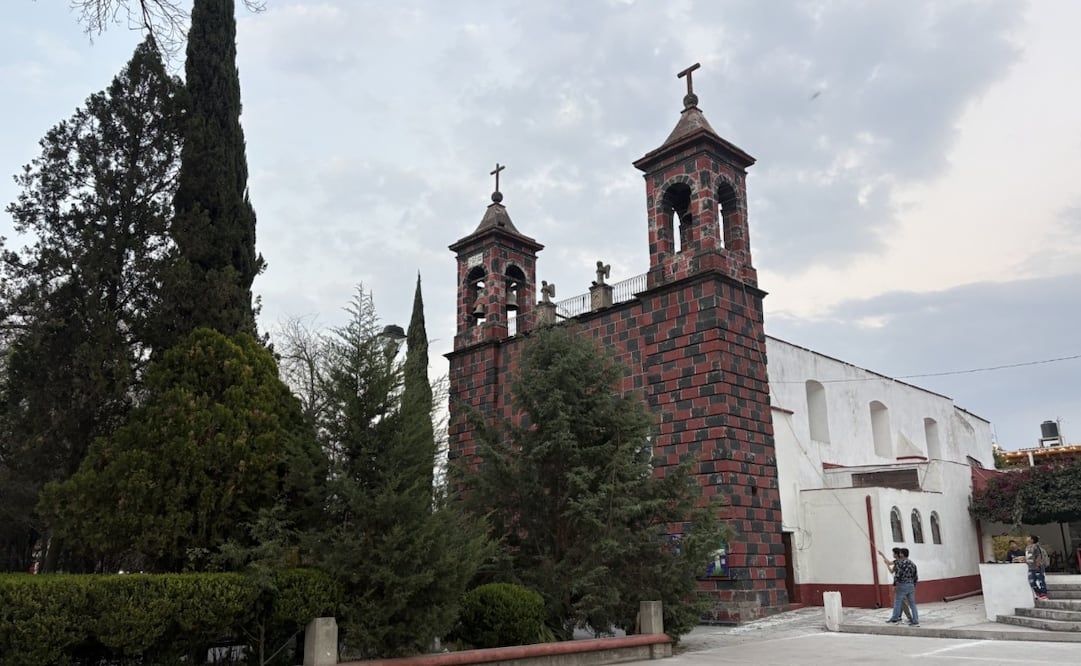 Expertos locales advierten que la cimentación de mampostería del siglo XVIII no resistiría las vibraciones de maquinaria pesada. Foto Especial