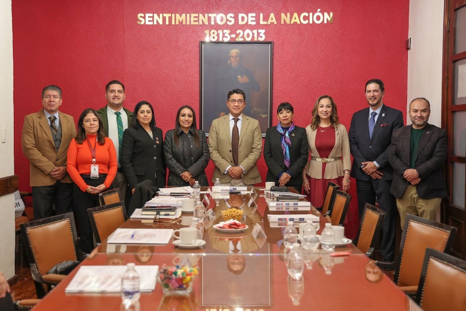 Representantes de la Secretaría de las Mujeres, CODHEM y la Legislatura local valoraron las propuestas para el galardón 2025. Foto Especial