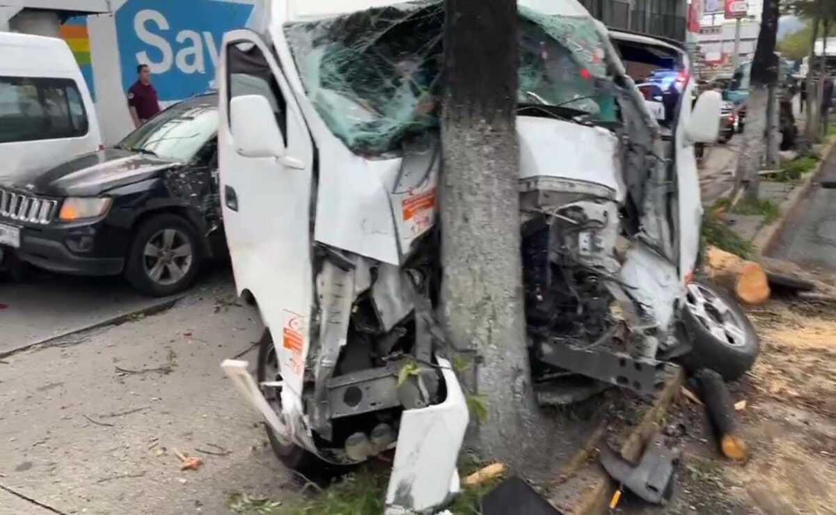El choque múltiple entre 3 vehículos, dejó como saldo 10 personas lesionadas en la Av. Mario Colín. Foto: Captura de pantalla