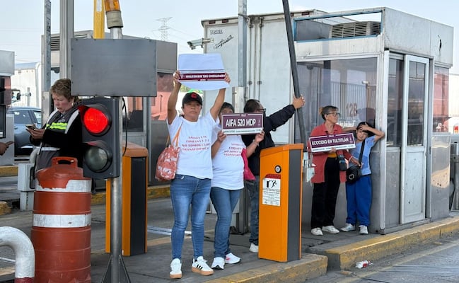 ¡Paso libre en la caseta de Tepotzotlán! Protestan vecinos de la colonia 4T en la México-Querétaro 