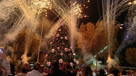 Anuncian 2 pistas de hielo gratuitas para unir a las familias en Navidad