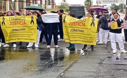 Ecatepec: Personal del IMSS se manifiesta por el asesinato de un enfermero