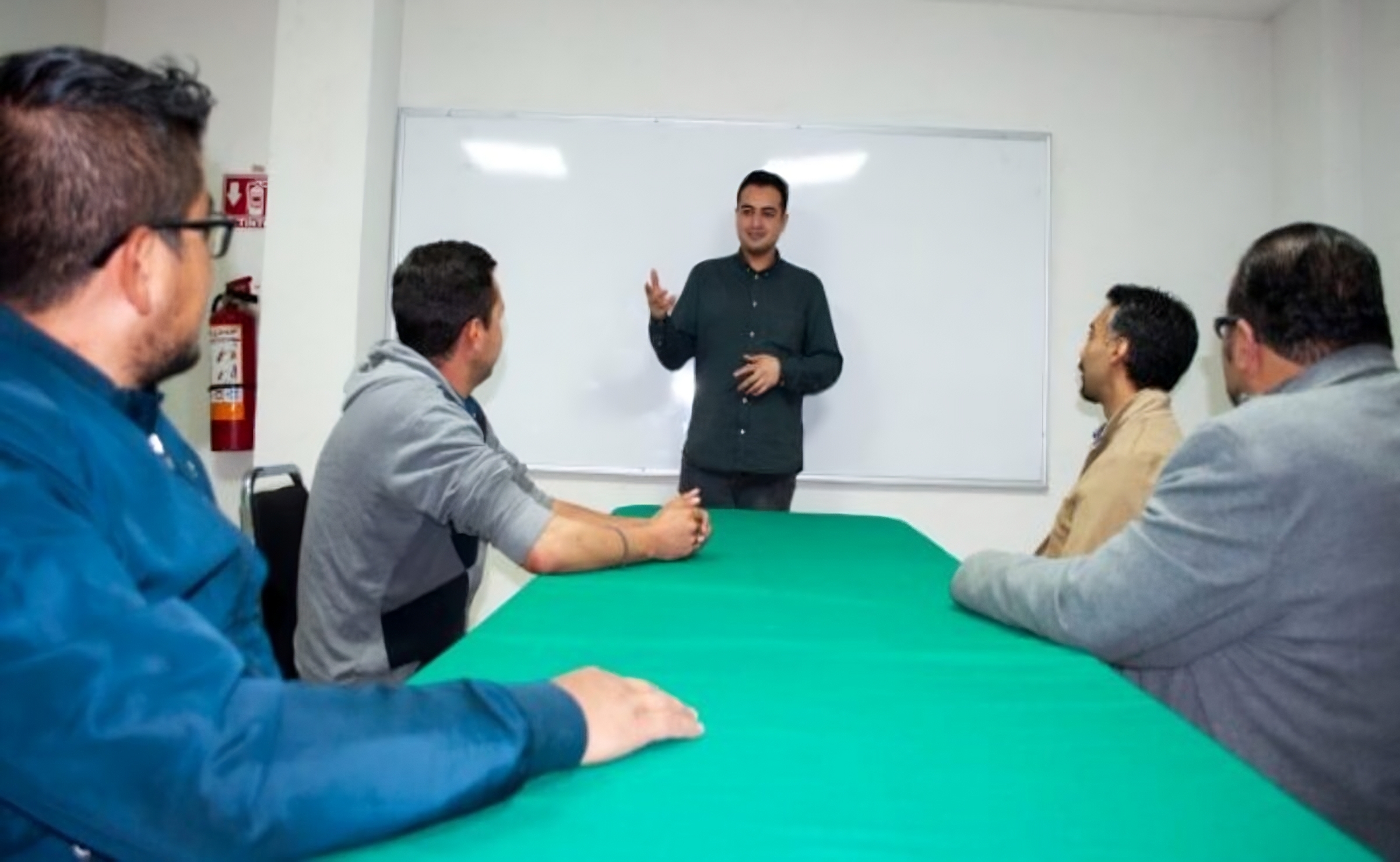 En los 14 Centros de Desarrollo de Masculinidades Positivas (CeDeMas) se atendieron a 350 hombres generadores o que pueden estallar de forma violenta. Foto: Especial