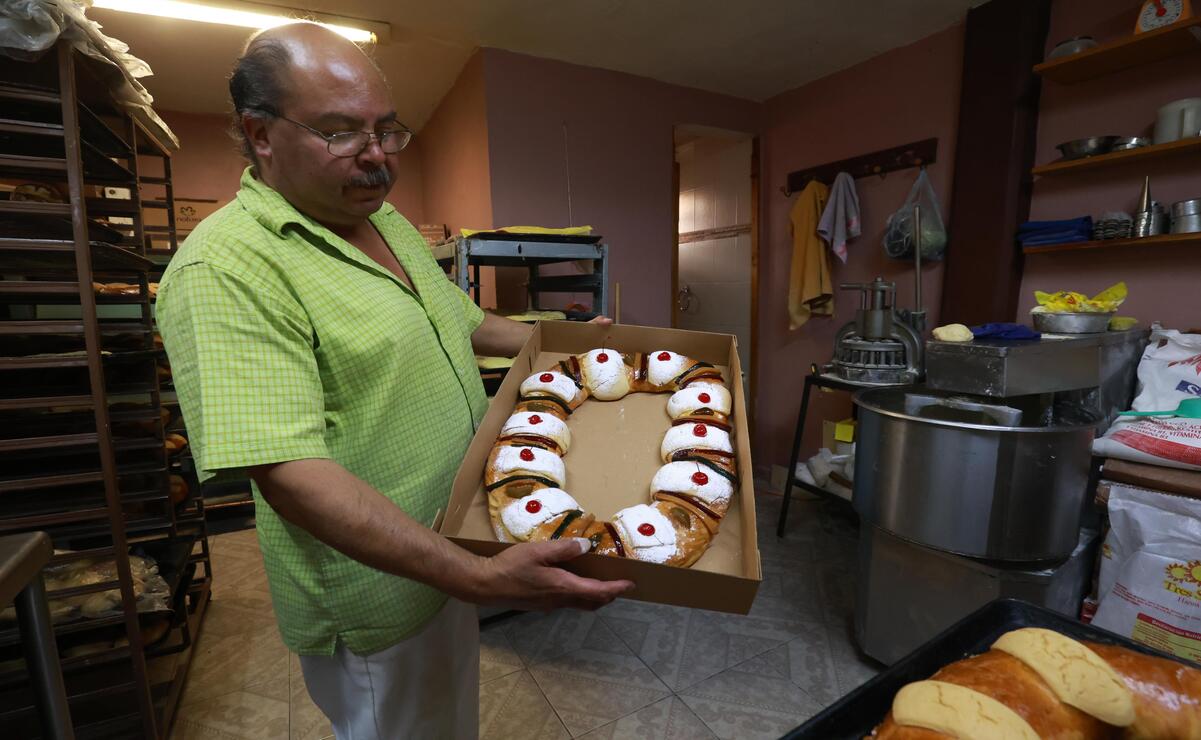 José Carmen Sánchez, ha dedicado 35 años a la elaboración de la Rosca de Reyes / Foto Alejandro Vargas