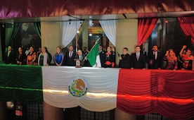 Celebran miles de personas el Grito de Independencia en Tlalnepantla