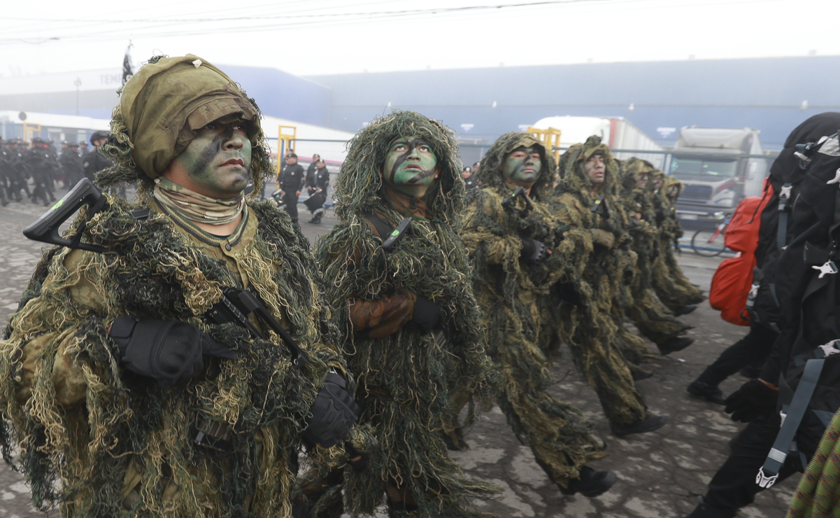 Policías camuflajeados, los que más roban miradas / Foto Alejandro Vargas