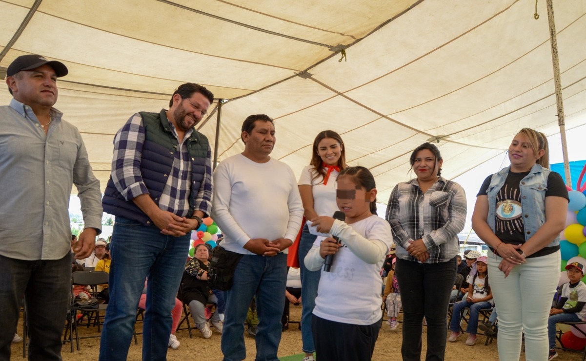 Regidoras y regidores participaron activamente en la entrega / Foto: Especial