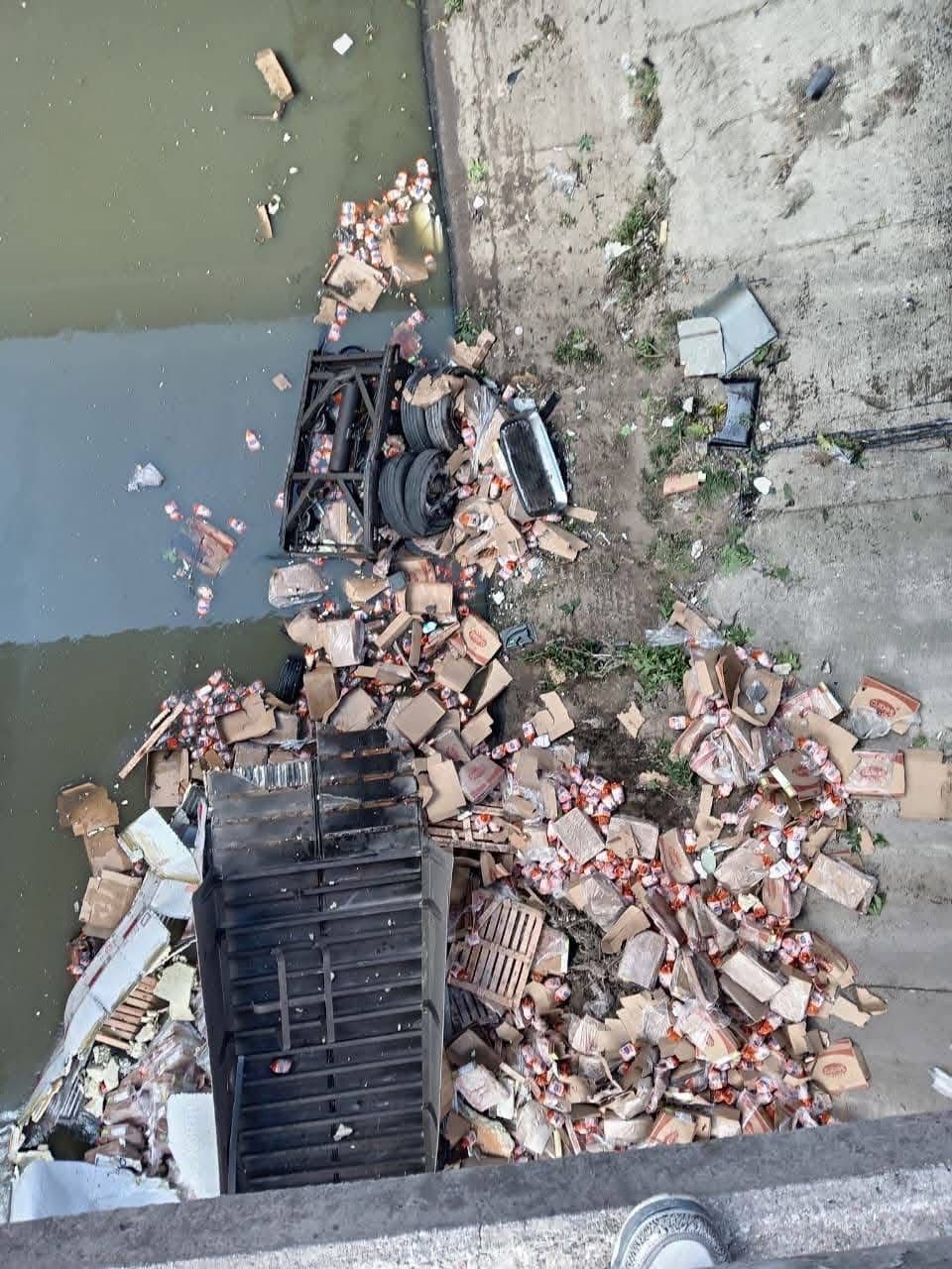 La unidad de carga transportaba productos perecederos / Foto Especial