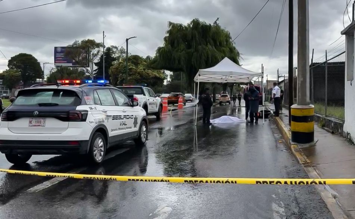 Motociclista muere atropellado por pipa en Metepec; Chofer se fuga