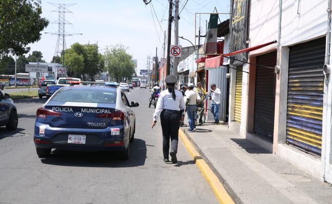 Retirarán con grúa autos estacionados en Av. Miguel Hidalgo en Toluca
