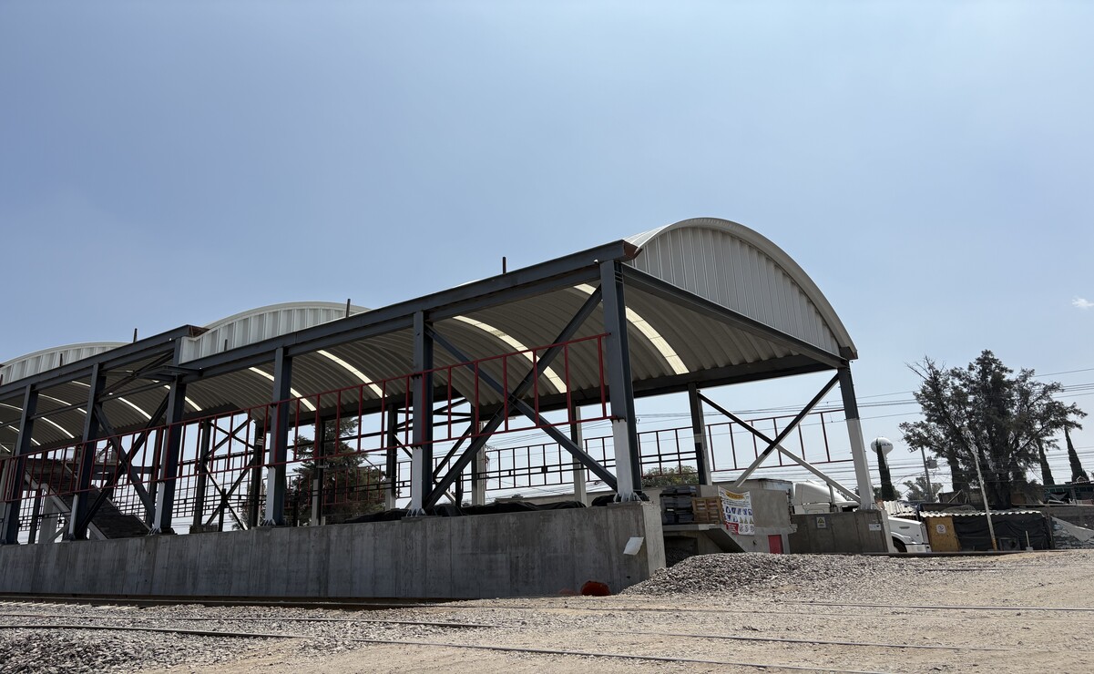 Tren México-AIFA: Dos estaciones detenidas y cuatro al 80%