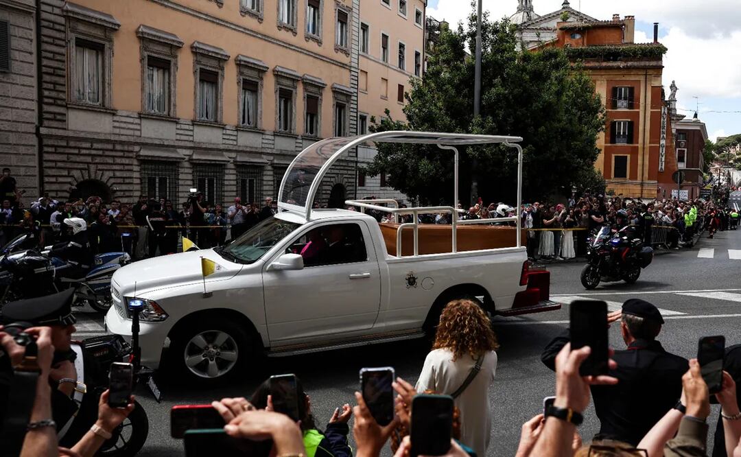 Papamóvil que trasladó al papa Francisco en su funeral. Foto: AFP
