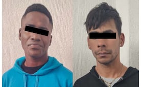 Detienen a dos hombres señalados por robo a transeúntes y venta de droga en Toluca