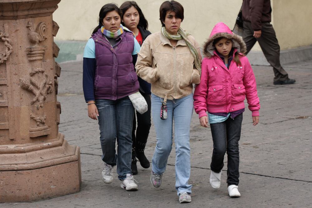 La recomendación para la población es abrigarse y evitar los cambios bruscos de temperatura. Foto Jorge Alvarado