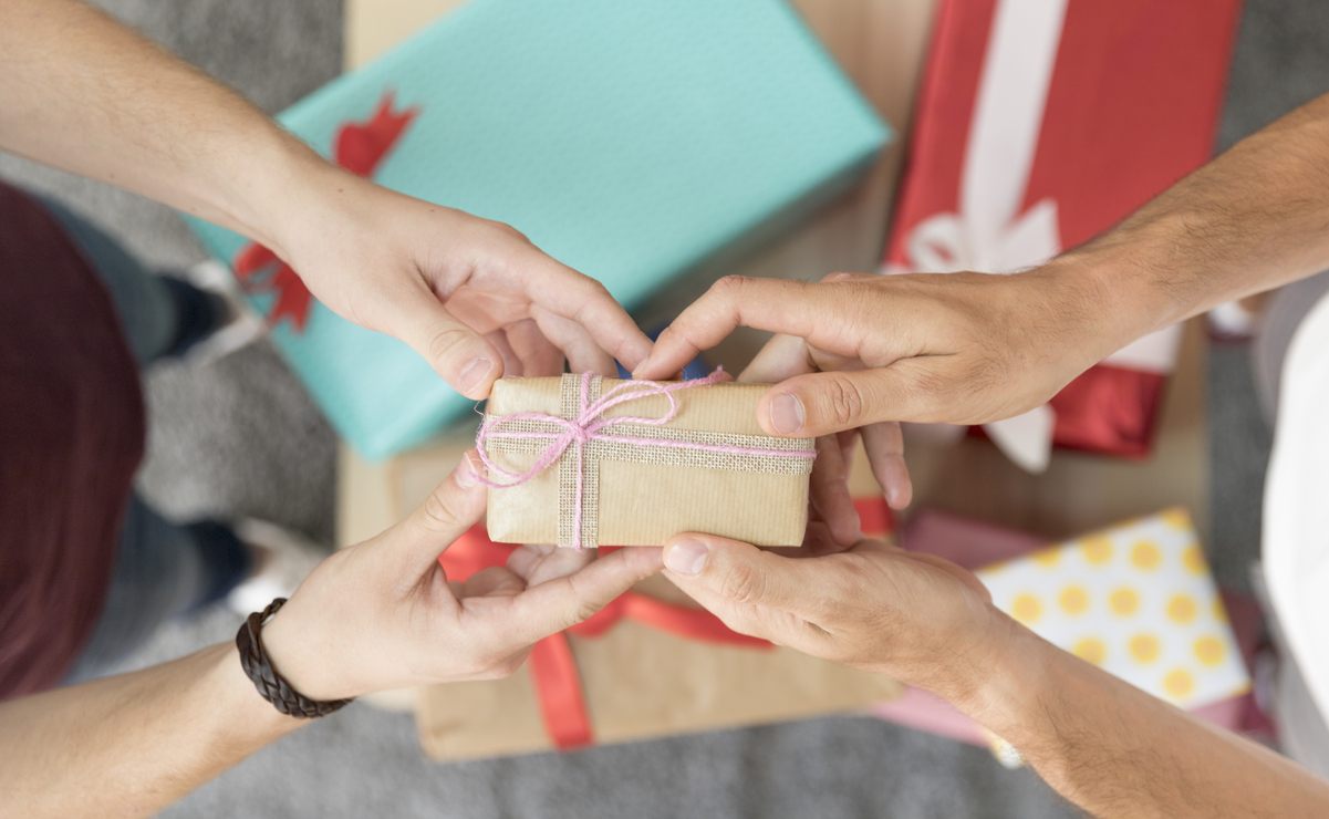 Encuentra regalos baratos y originales con estas siete ideas para intercambios navideños. Foto: Especial