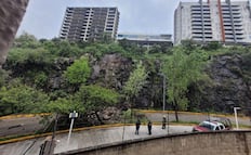 Lluvias provocan desgajamiento de talud en Boulevard Bellavista; cierran carriles por caída de rocas