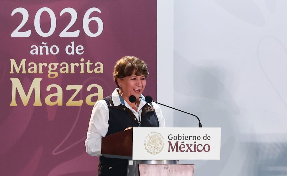 La gobernadora Delfina Gómez Álvarez acompañó a la presidenta Claudia Sheinbaum durante su mensaje por el Segundo Informe de Gobierno en Toluca. Foto Alejandro Vargas / El Universal
