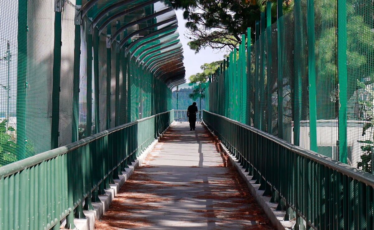 Puentes peatonales se convierten en focos rojos para los usuarios / Foto: Alejandro Vargas
