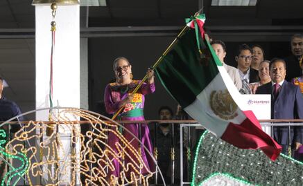 Azucena Cisneros encabeza el grito de independencia en Ecatepec