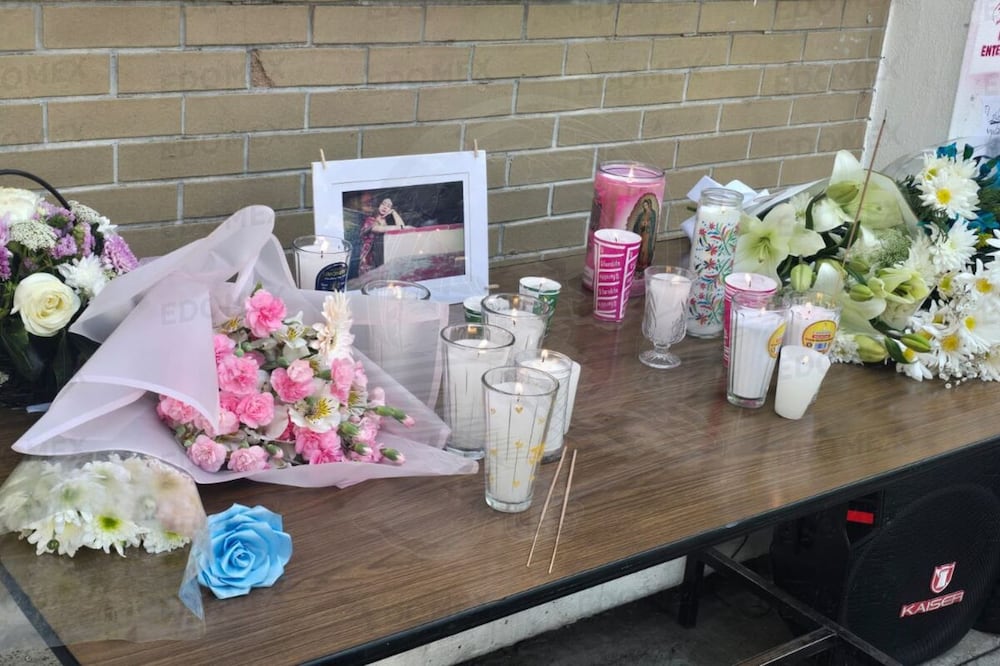 Alumnos de la Facultad de Humanidades de la UAEMéx rindieron un homenaje póstumo a Jarim Virginia Roldán Teja. Foto: Alma Rodríguez