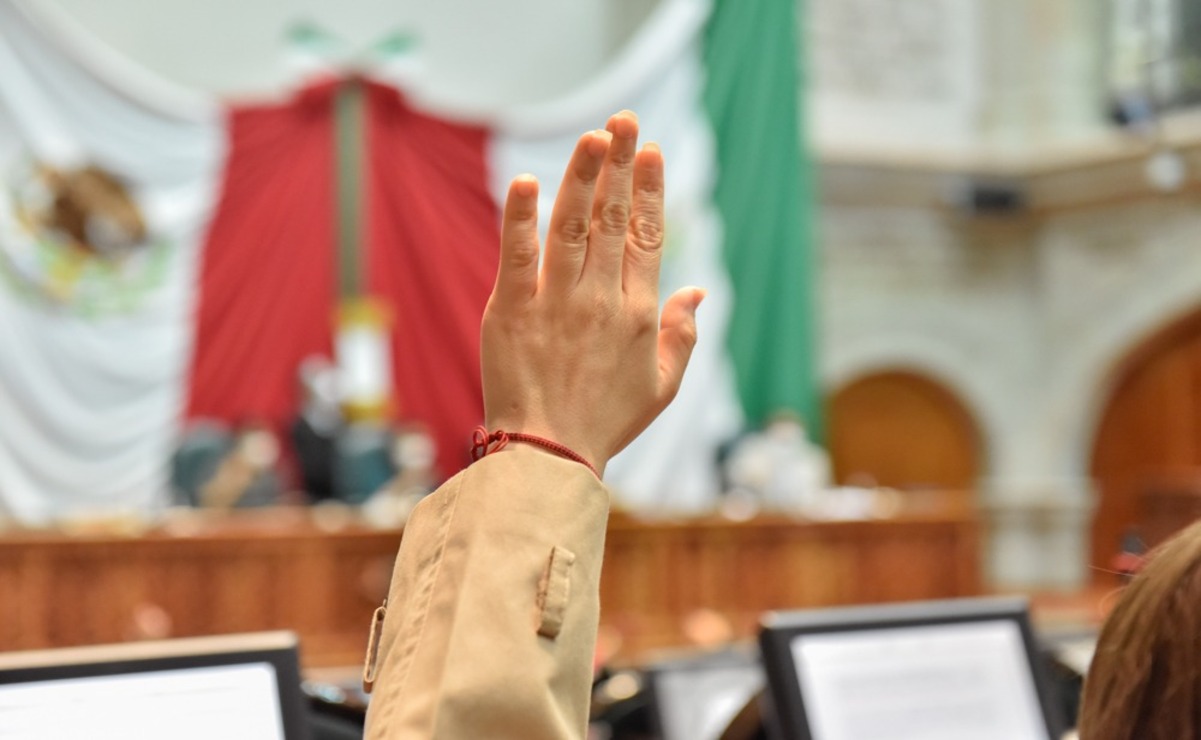 La LXII Legislatura cuenta con 75 disponibles legisladoras, los otros 37 por hombres y uno más por una diputade. Foto: Especial.