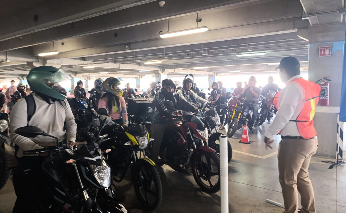 Edomex endurece exámenes para motociclistas. En Ecatepec, aspirantes demuestran sus habilidades para obtener la licencia tipo C. Foto: Especial