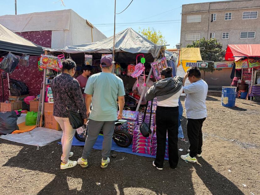 Audífonos, consolas y tabletas educativas son los artículos más buscados por los padres de familia este 2026. Foto Emilio Fernández / El Universal