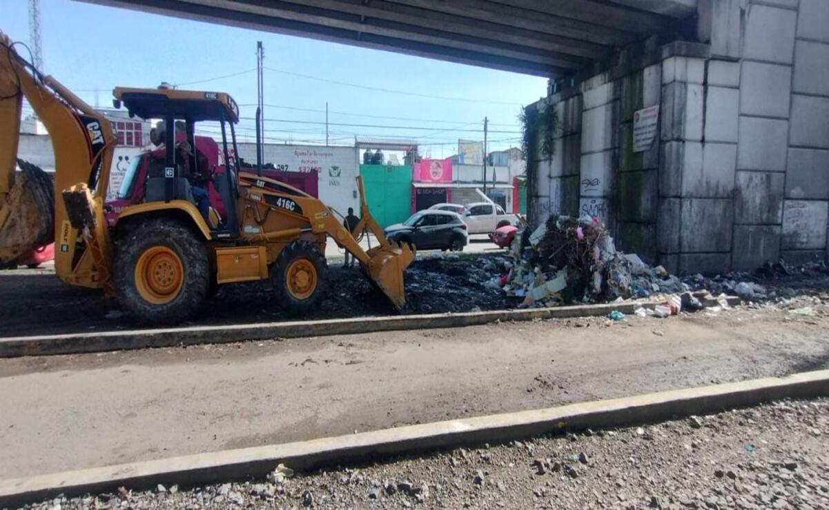 En el bajo puente de Tollocan a la altura de Pilares se levantan alrededor de 12 toneladas de desechos al día / Foto Especial