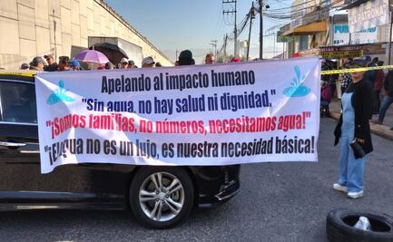 Vecinos del Fraccionamiento Villas Toscana bloquean Toluca-Naucalpan