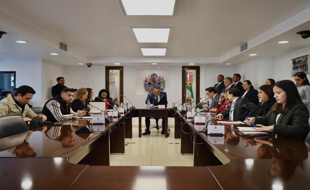 En la sesión de cabildo, el alcalde de Metepec ratificó los nombramientos de los directores de las distintas áreas. Foto: Especial