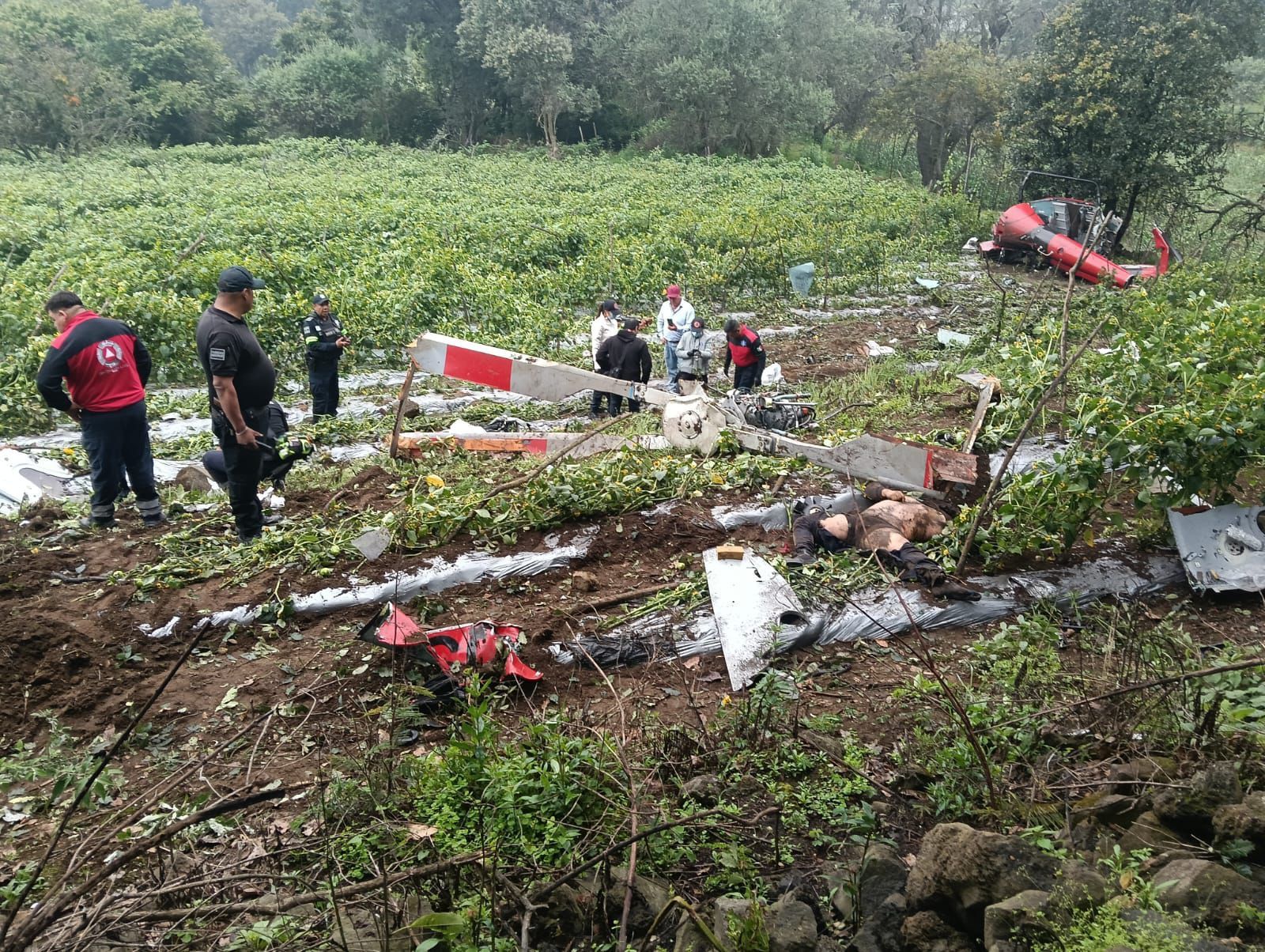 Cae helicóptero en los volcanes Popocatépetl e Iztaccíhuatl; hay dos muertos