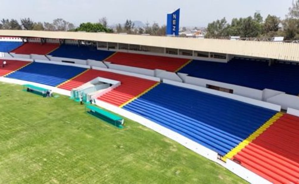 Las labores de rescate incluyen la poda de árboles y la colocación de nuevas luminarias en las inmediaciones del recinto deportivo. Foto Especial