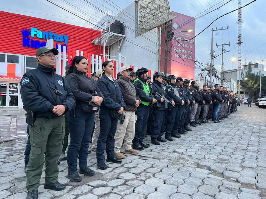 La búsqueda de Jeshua se amplió al municipio vecino de
Tepotzotlán, localidad en la que se realizan patrullajes por distintas colonias y también se pegan boletines de búsqueda. Foto: especial