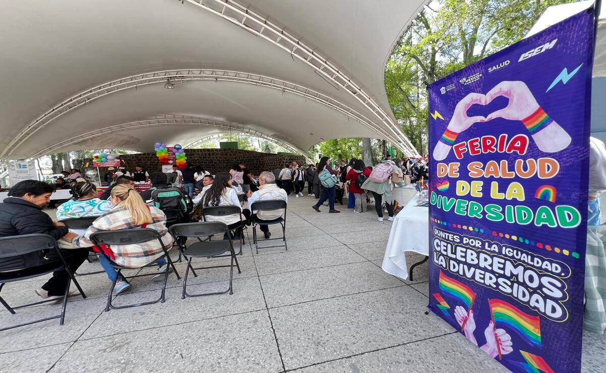 La Feria de la Diversidad Sexual permanecerá instalada en la Alameda Central de Toluca hasta las 15:00 horas. Foto: Aura Moreno / El Universal Estado de México