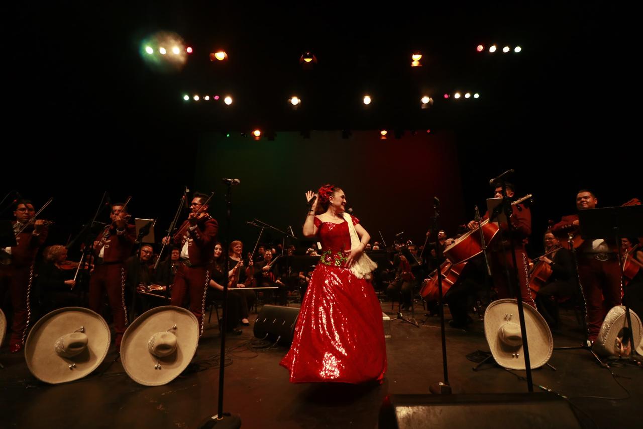 La OSEM cerro con broche de oro la celebración de las fiestas patrias en el Edomex, deleitando a los mexiquenses con canciones del folclor mexicano. Foto: Especial