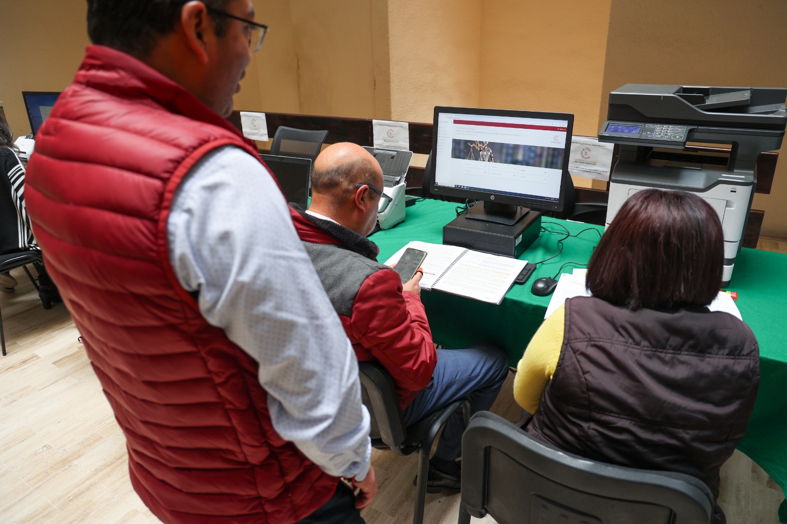 El Comité de Evaluación del Poder Ejecutivo invita a la población a registrarse en el proceso de selección de magistradas, magistrados, juezas y jueces. Foto Especial