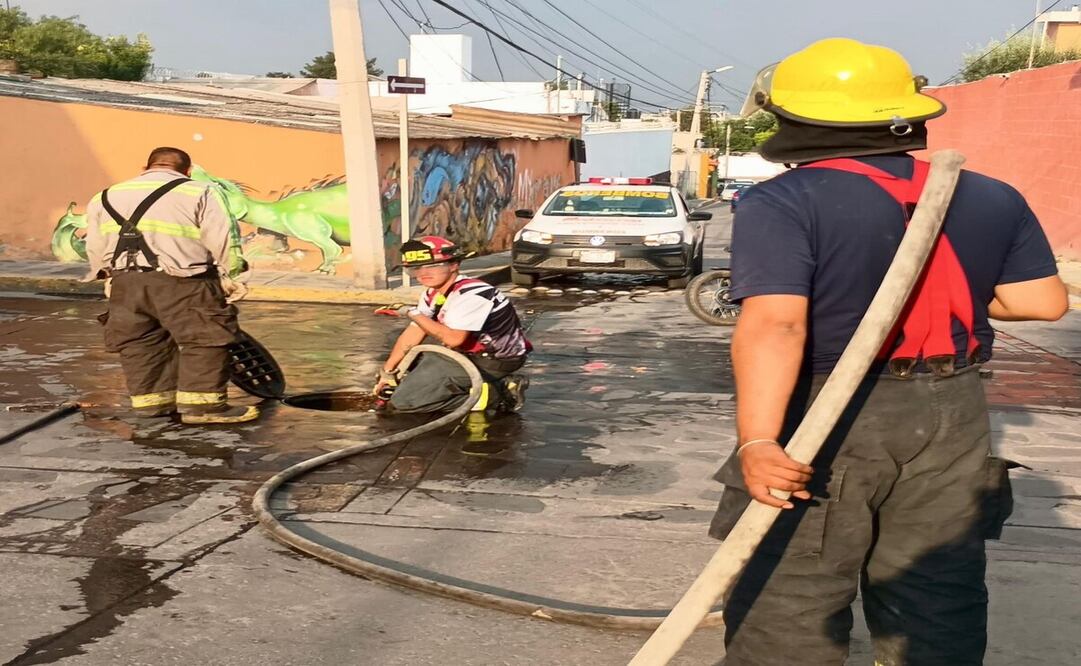 Personal de Protección Civil informó que el aroma fue provocado por mercaptano que fue arrojado al drenaje / Foto: Especial
