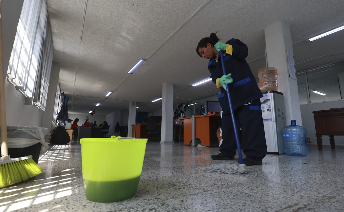 Actualmente las personas que empleen a una trabajadora del hogar tienen la obligación de asegurarla ante el IMSS. Foto: Alejandro Vargas / El Universal Estado de México