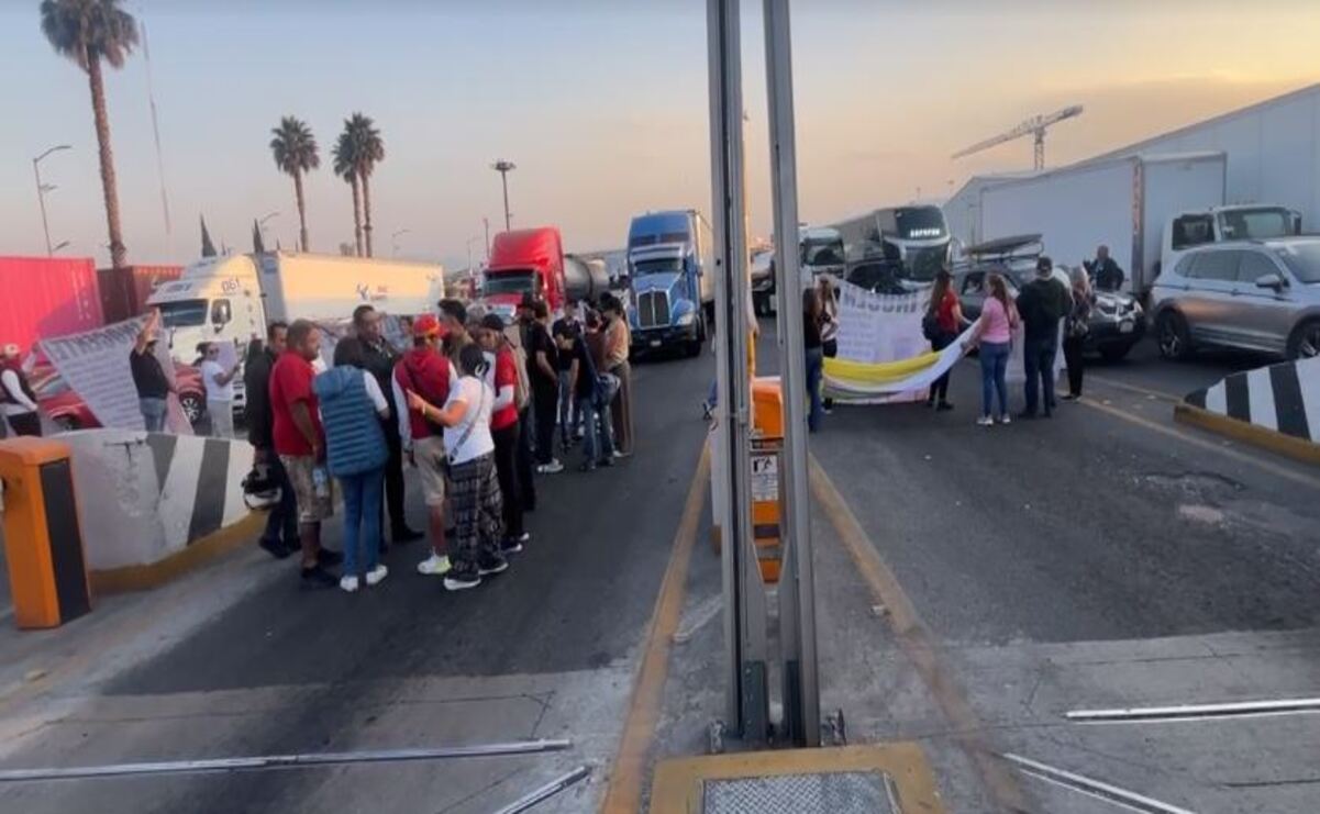 Familiares y amigos de Guillermo Sánchez Ochoa se manifestaron en la caseta de Tepotzotlán / Arturo Contreras