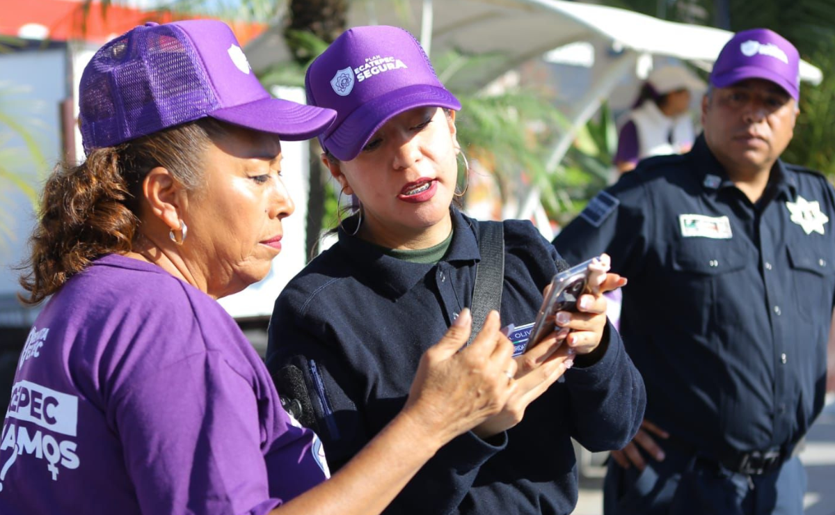 Mujeres de Ecatepec ahora cuentan con la aplicación Red Violeta, que incluye botón de pánico y asistencia directa al C4. Foto: Especial