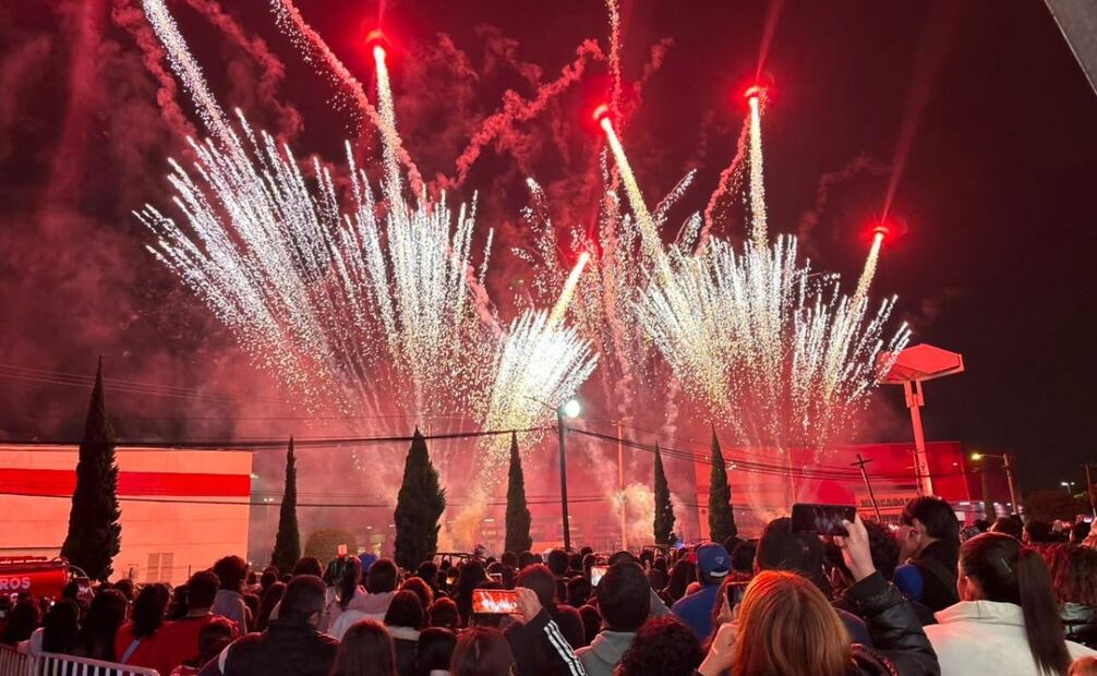 El acto central del Grito de Independencia se realizó a las 22:30 horas desde el Palacio Municipal de Tecámac. Foto especial